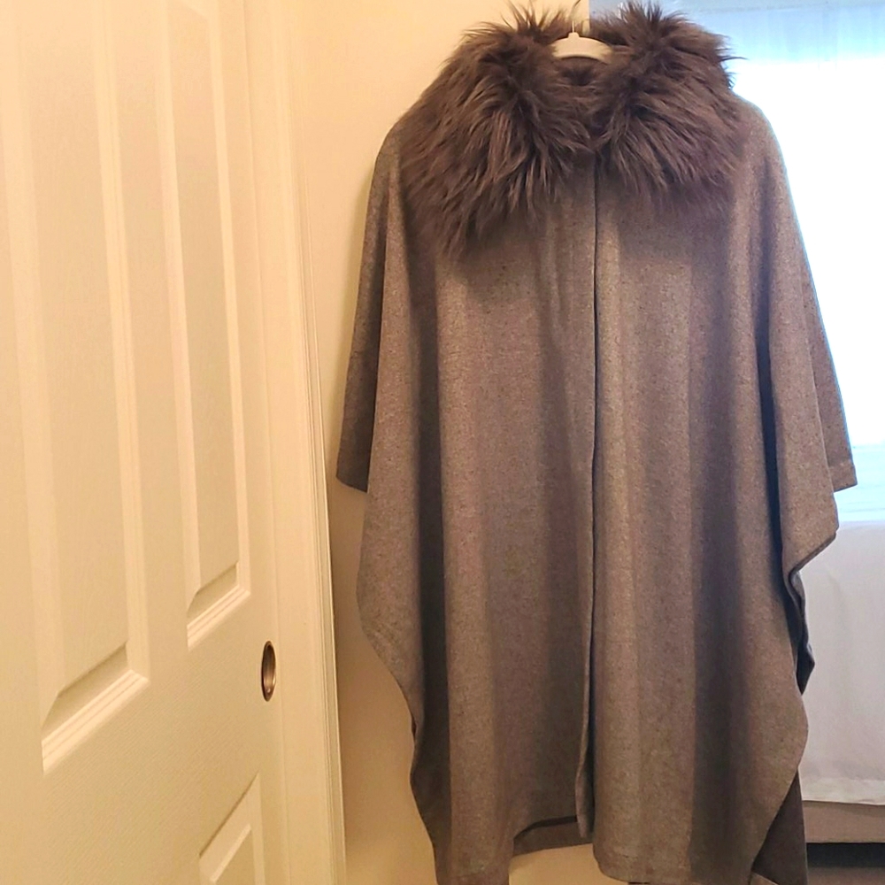 Wool and fur Cape NWOT